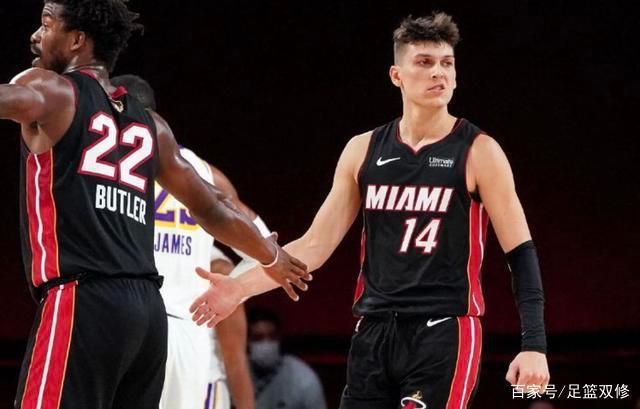 篮球划出一 篮球划出一