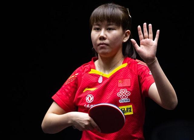 而通过球员 而通过球员